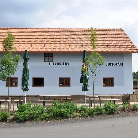 Hospudka U Zvonicky Vendégház Dolní Bousov