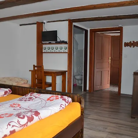 Hospudka U Zvonicky Vendégház Dolní Bousov